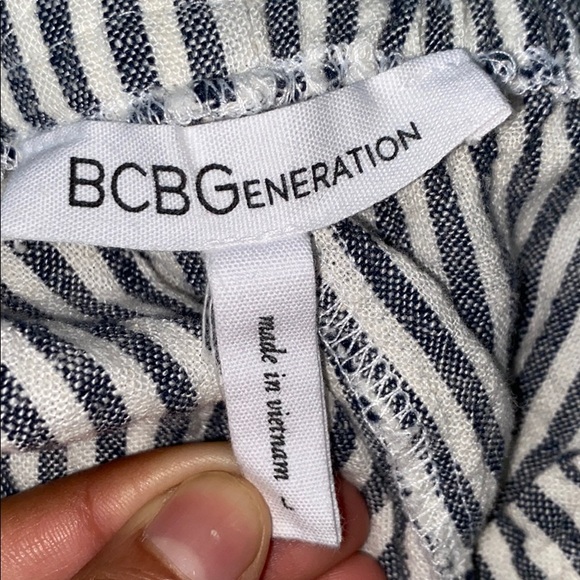 BCBG shorts - Picture 2 of 4